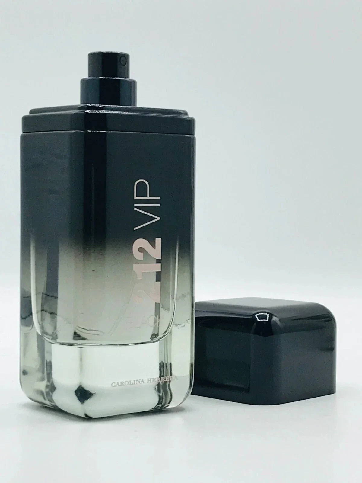 Carolina Herrera - 212 VIP Black Perfume Trendy Zone